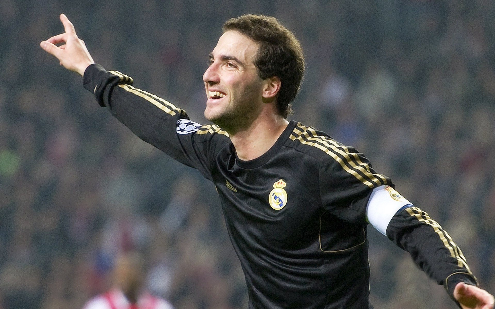 开云体育app-赛道上的艺术，阿隆索如何带领法拉利逆转阿斯顿马丁