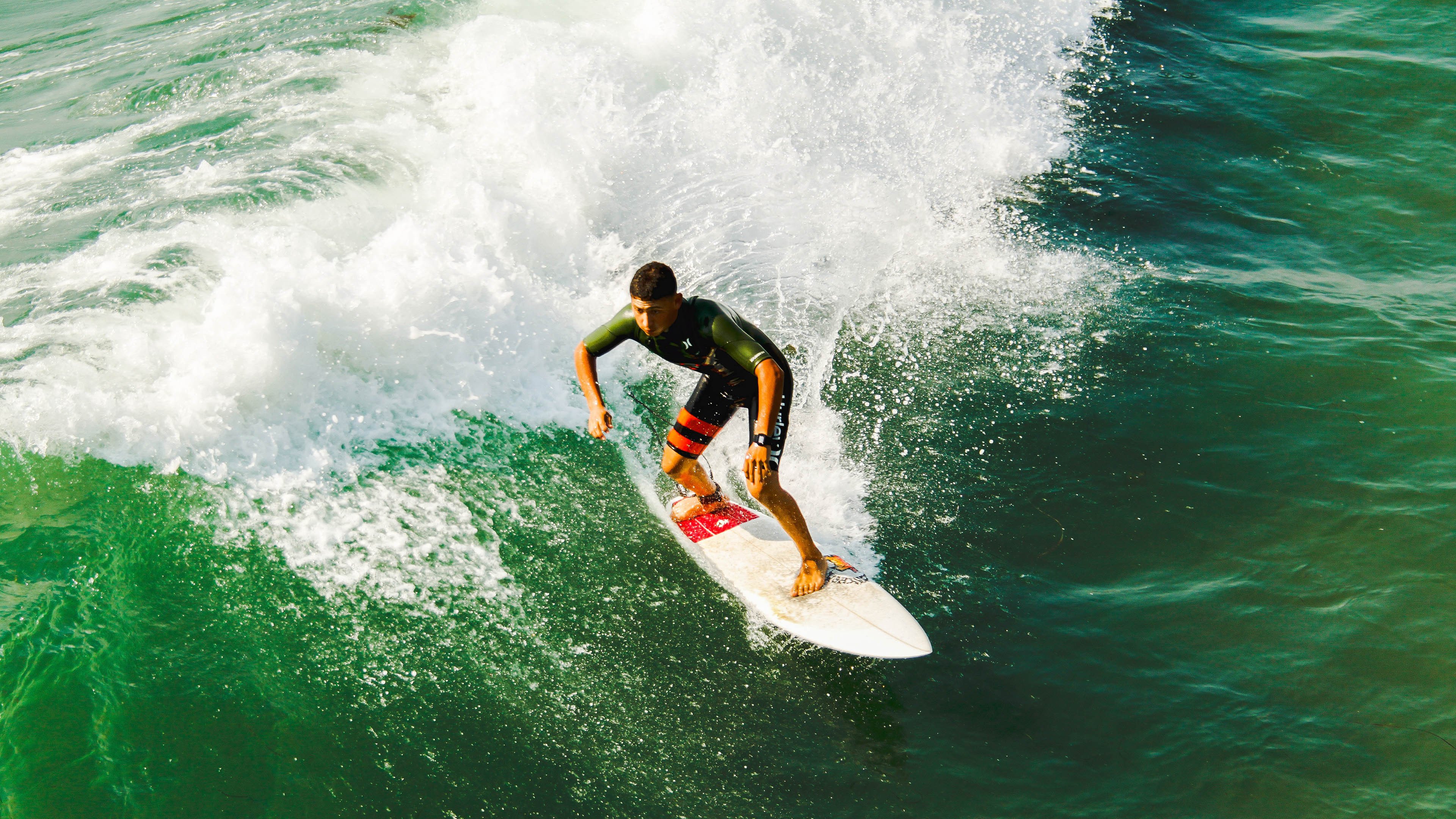 世界杯之夜,皮克展现巨星价值,定义美加墨的足球传奇