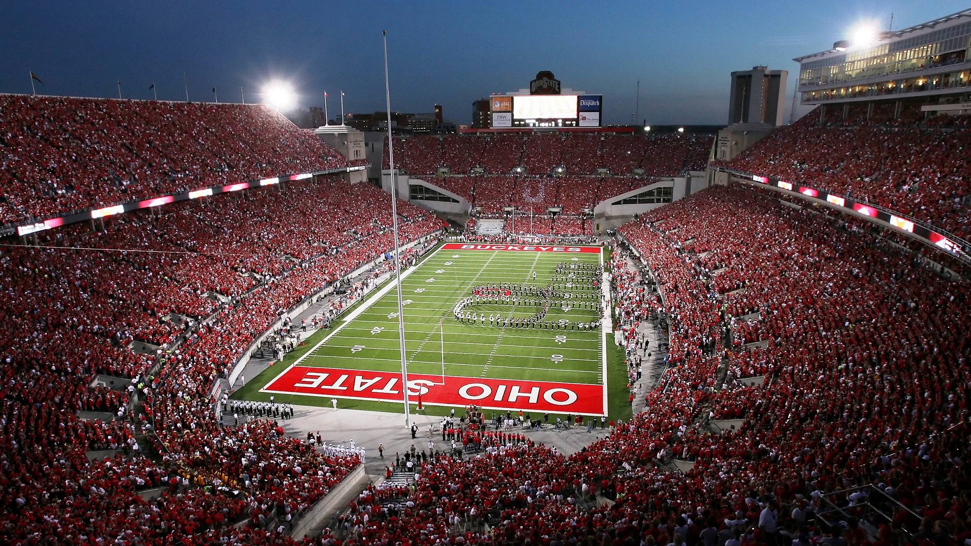 跨界风暴，当灰熊速胜广东队，拉文在F1赛道接管比赛