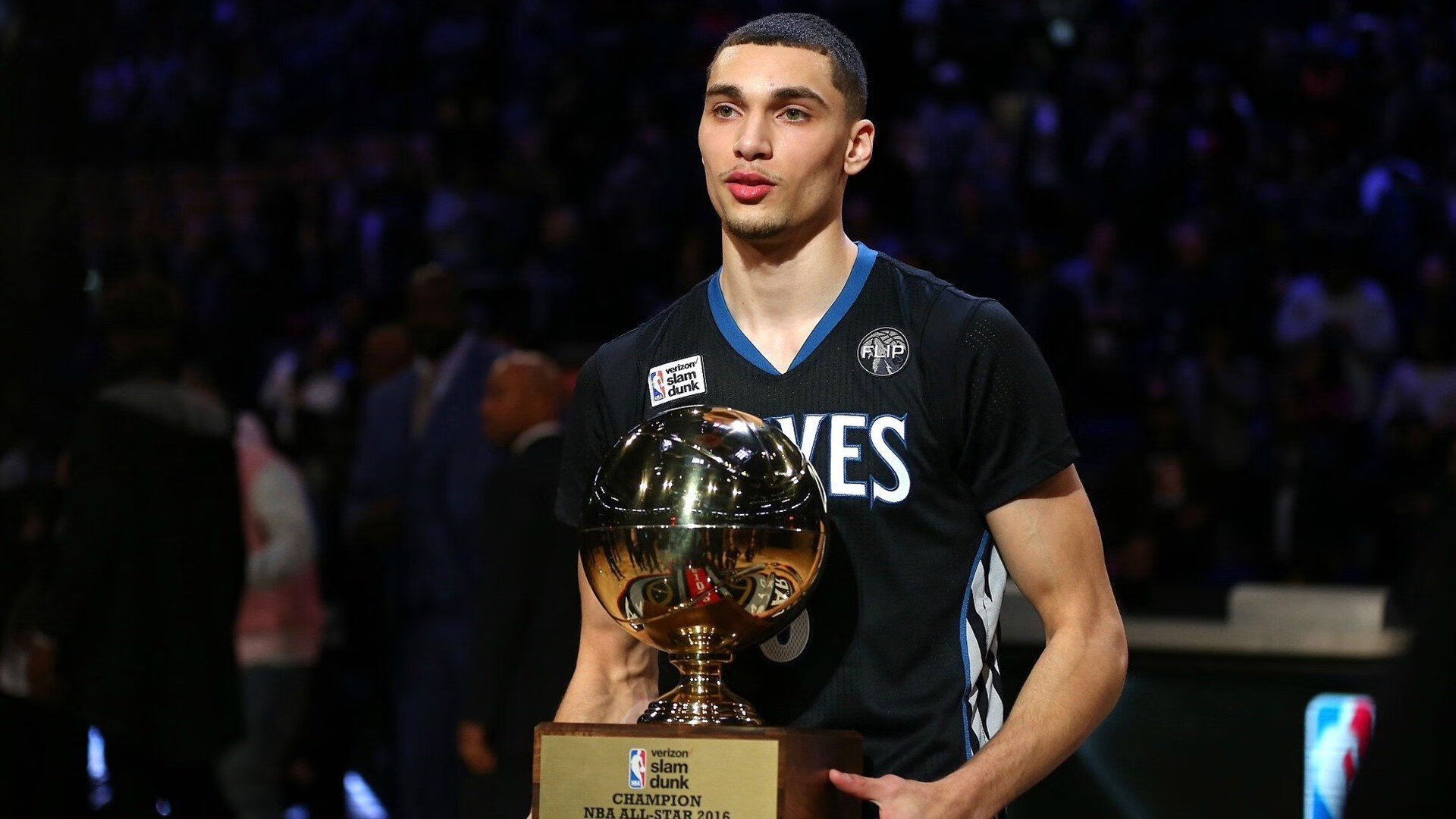 克莱·汤普森化身终极胜负手，独行侠战术压制湖人制霸西部关键战