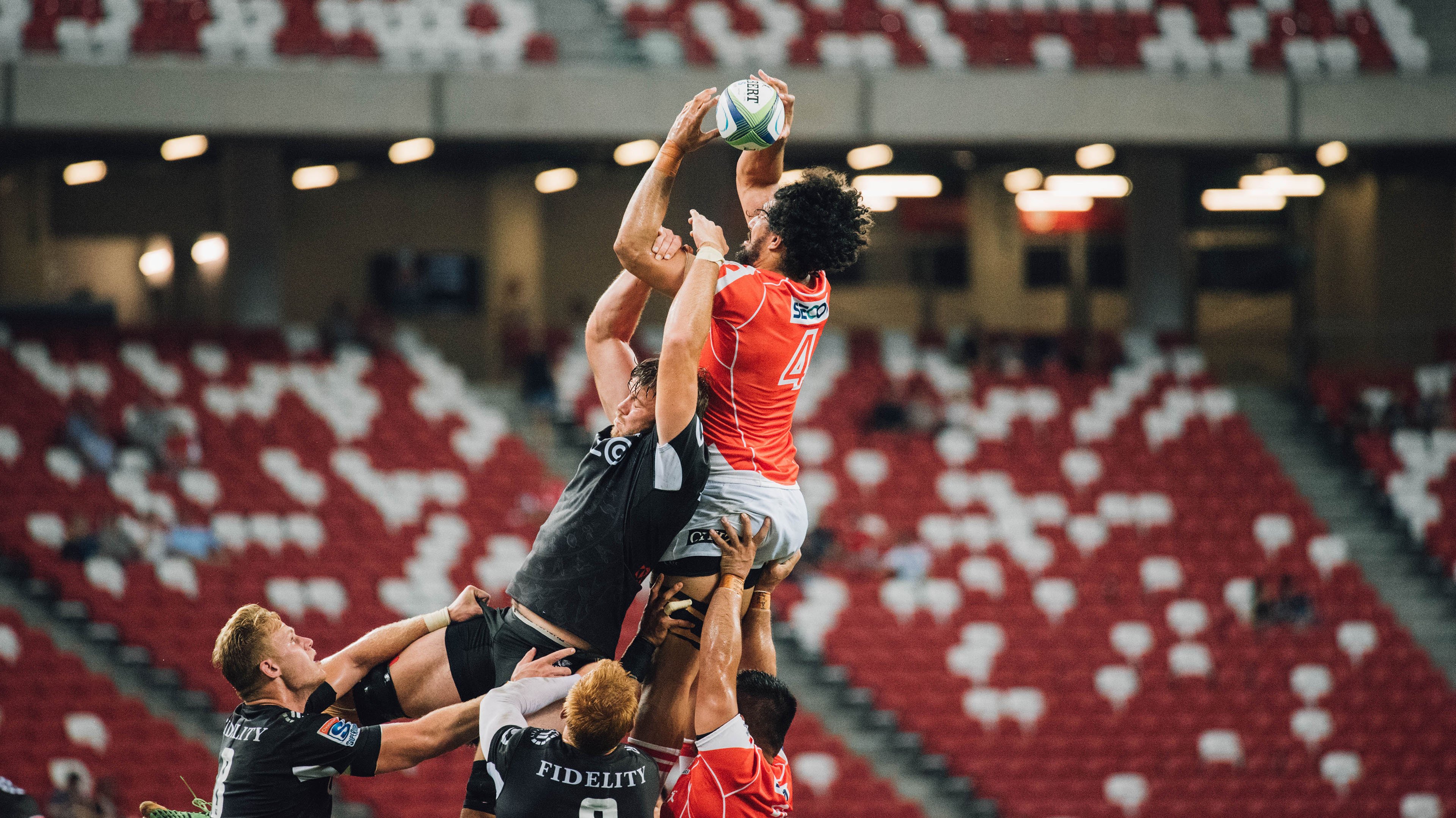 热火末节风暴与锡安野蛮生长，NBA与CBA的两种‘唯一性’燃烧之夜